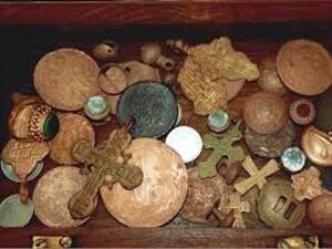 Tchorniye arkheologi (‘Black archaeologists’ or чёрные археологи)